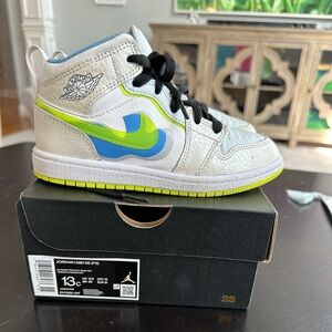 Air Jordan’s Boys Size 13